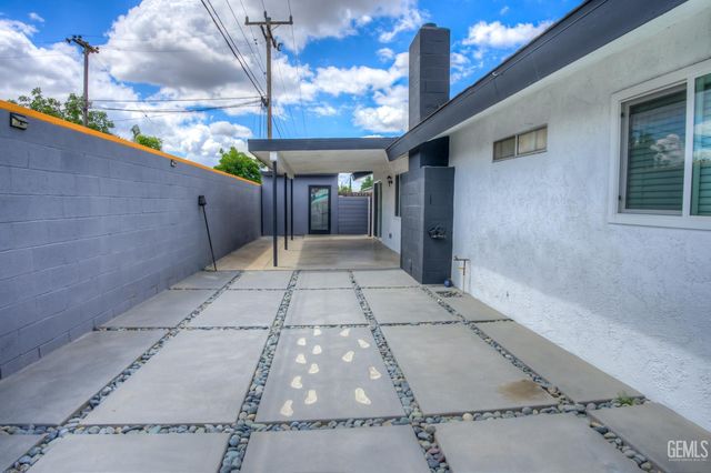2704 Daken Street, Bakersfield, CA 93309