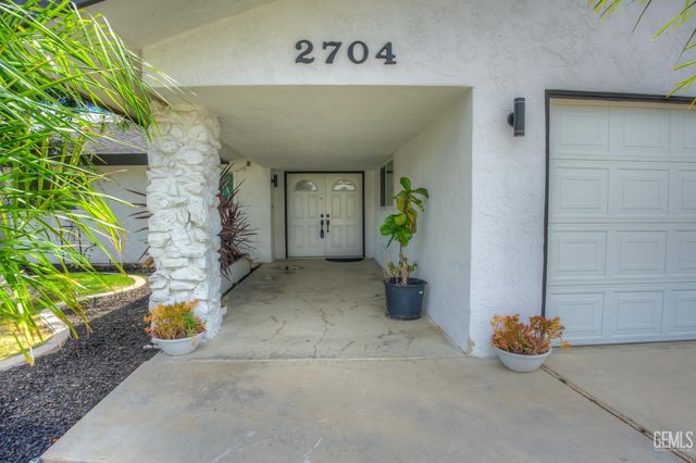 2704 Daken Street, Bakersfield, CA 93309