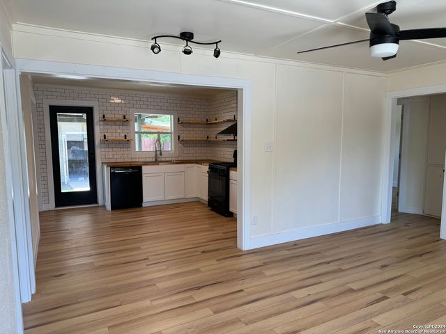 1735 W HERMINE BLVD, San Antonio, TX 78201