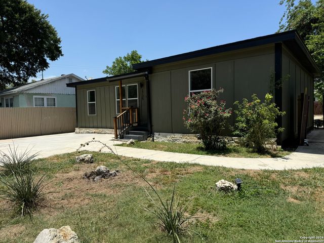 1735 W HERMINE BLVD, San Antonio, TX 78201