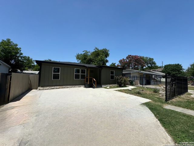 1735 W HERMINE BLVD, San Antonio, TX 78201