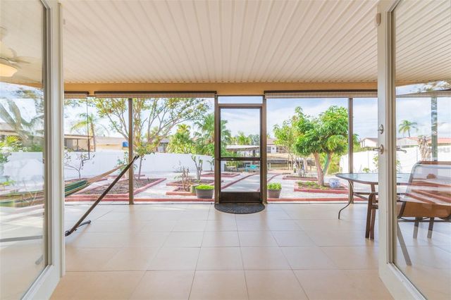 6512 MANILA PALM WAY, Apollo Beach, FL 33572