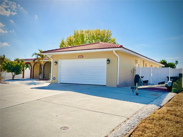 6512 MANILA PALM WAY, Apollo Beach, FL 33572