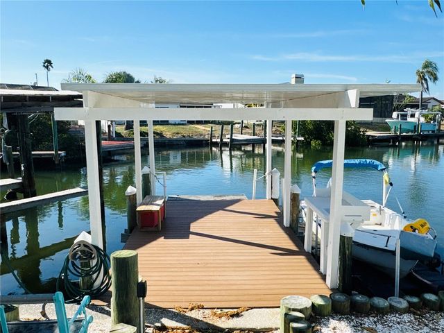 6512 MANILA PALM WAY, Apollo Beach, FL 33572