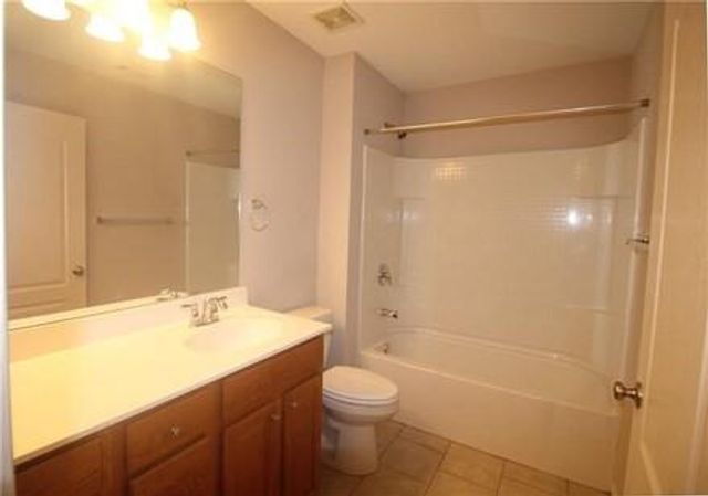 3082 Brockenhurst, Buford, GA 30519