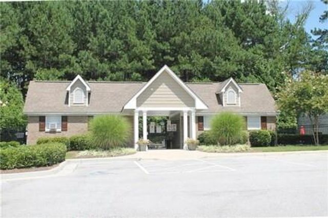 3082 Brockenhurst, Buford, GA 30519