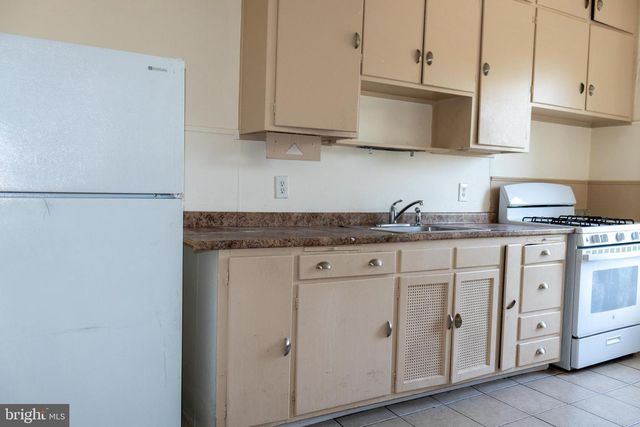 984 S BROAD ST, Trenton, NJ 08611