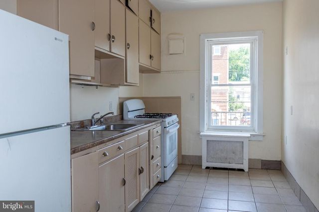 984 S BROAD ST, Trenton, NJ 08611