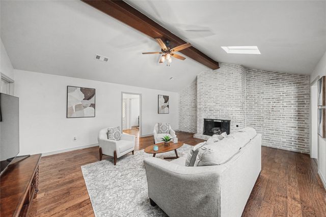 2415 Lakeview Circle, Arlington, TX 76013