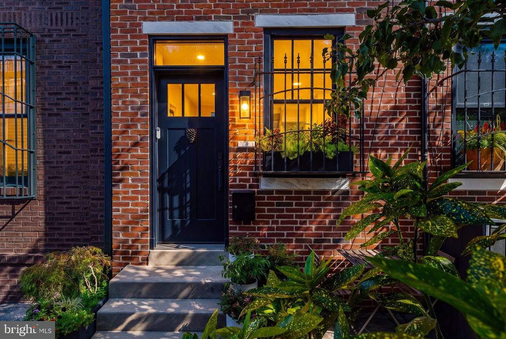 329 FITZWATER ST, PHILADELPHIA, PA 19147 — photo 4