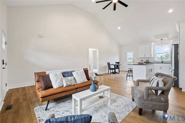 716 Pine Harbour Dr, Mineral, VA 23117