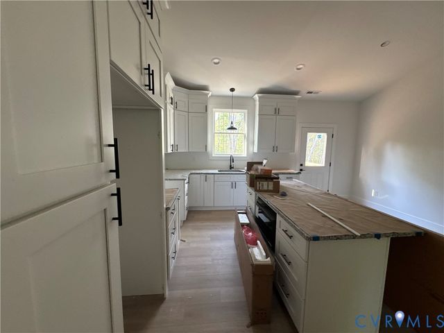716 Pine Harbour Dr, Mineral, VA 23117