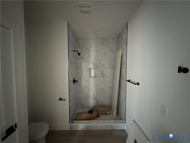 716 Pine Harbour Dr, Mineral, VA 23117