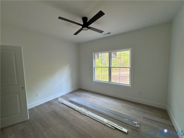 716 Pine Harbour Dr, Mineral, VA 23117