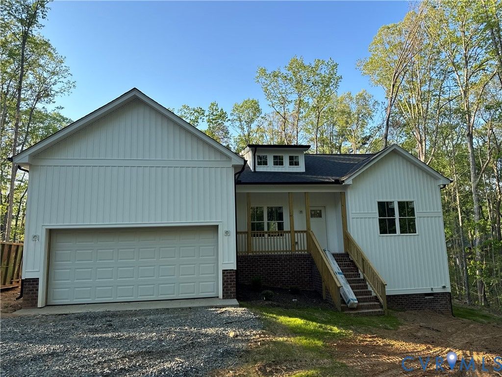716 Pine Harbour Dr, Mineral, VA 23117