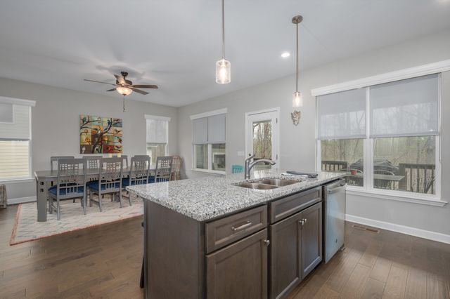 534 Evans Dr, Tullahoma, TN 37388