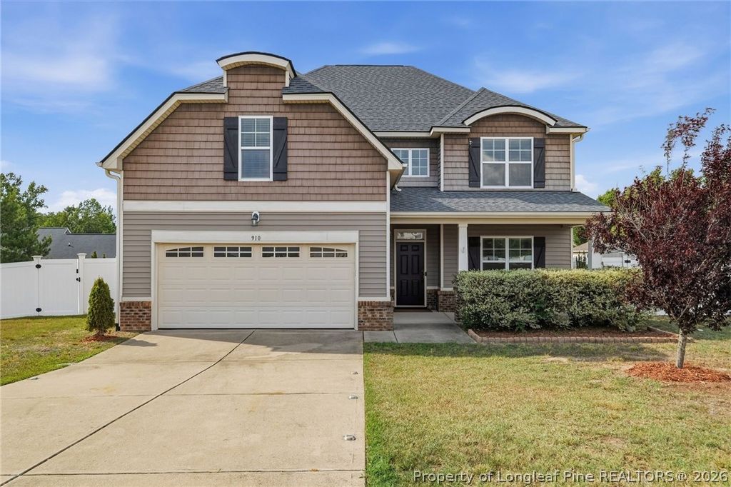 910 Highgrove Drive, Spring Lake, NC 28390 — exterior