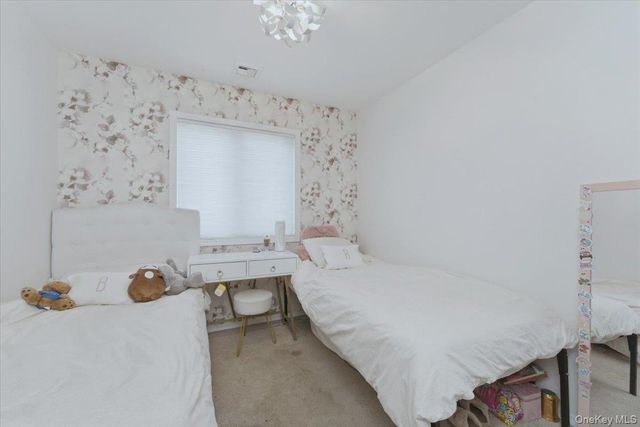 151 wanser, Inwood, NY 11096