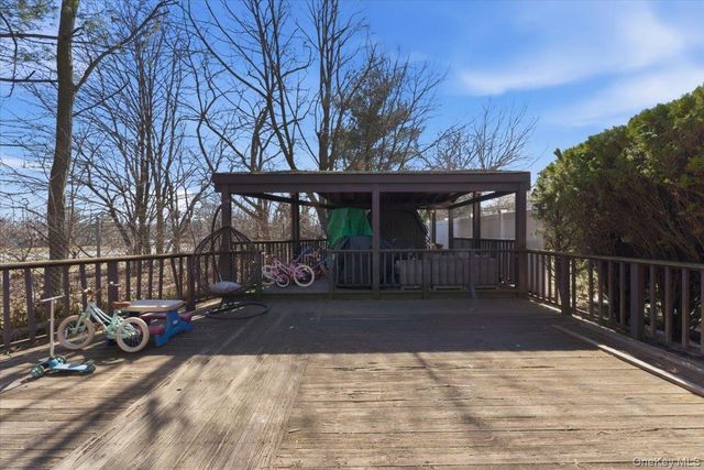 151 wanser, Inwood, NY 11096