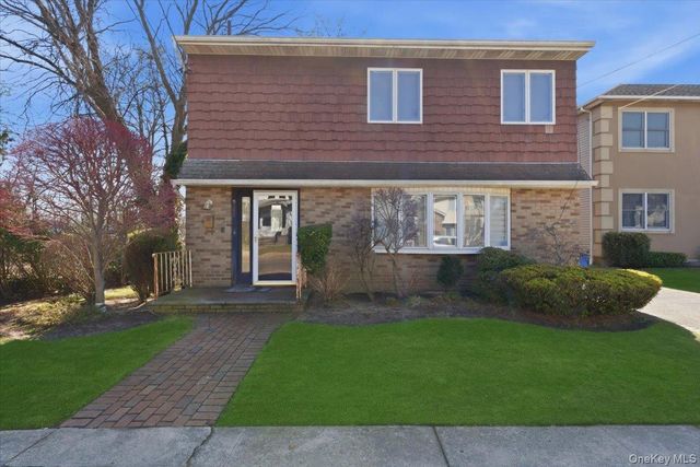 151 wanser, Inwood, NY 11096