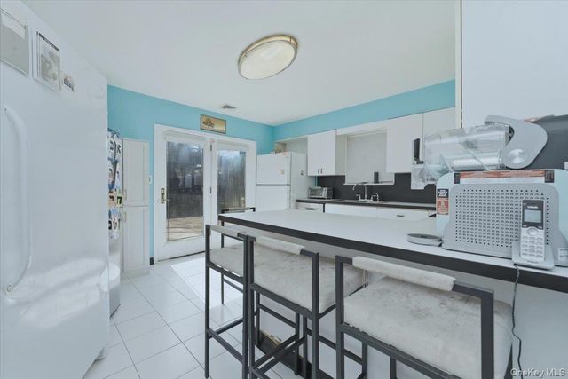 151 wanser, Inwood, NY 11096