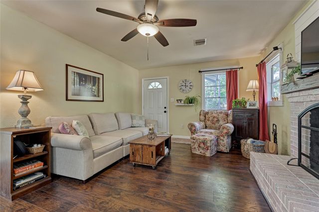 21128 Huckleberry Lane, Montgomery, TX 77316