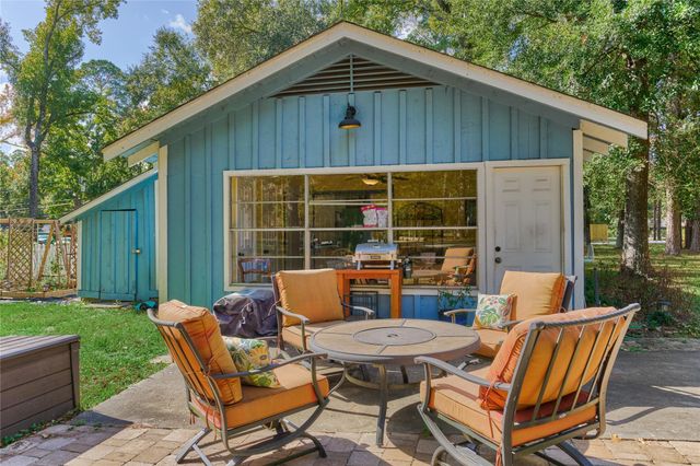 21128 Huckleberry Lane, Montgomery, TX 77316