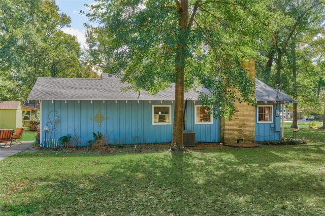 21128 Huckleberry Lane, Montgomery, TX 77316