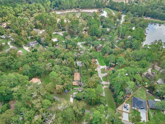 21128 Huckleberry Lane, Montgomery, TX 77316