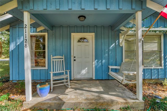 21128 Huckleberry Lane, Montgomery, TX 77316