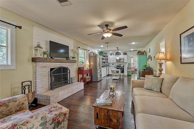 21128 Huckleberry Lane, Montgomery, TX 77316