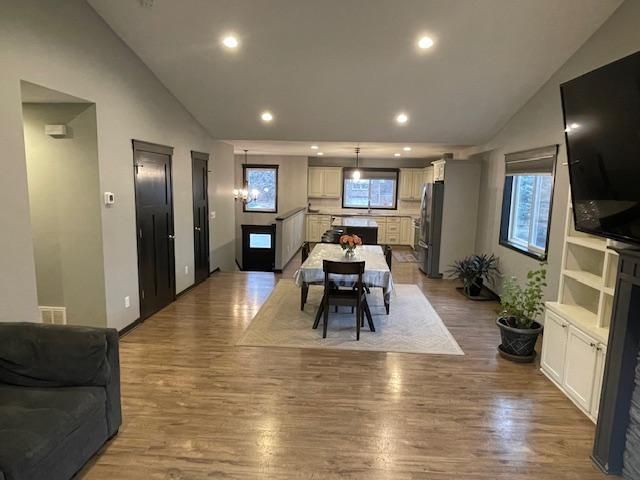 646 Grafton Avenue N, Oakdale, MN 55128