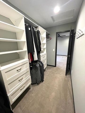 646 Grafton Avenue N, Oakdale, MN 55128