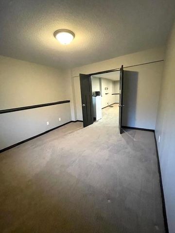 646 Grafton Avenue N, Oakdale, MN 55128