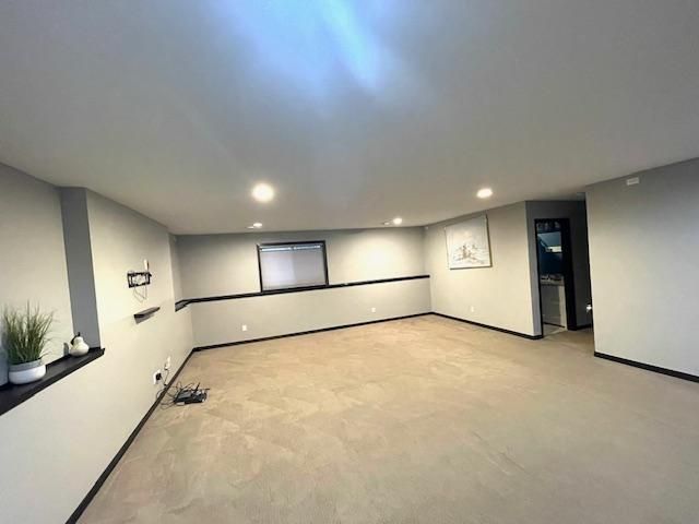 646 Grafton Avenue N, Oakdale, MN 55128