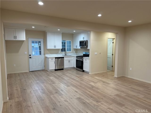 7879 Claybeck, Los Angeles, CA 91352