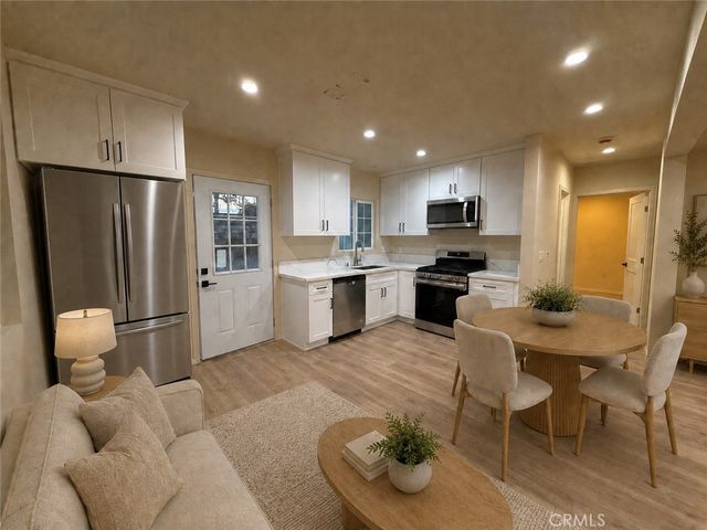 7879 Claybeck, Los Angeles, CA 91352