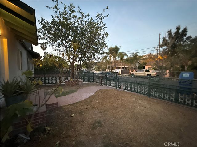 7879 Claybeck, Los Angeles, CA 91352