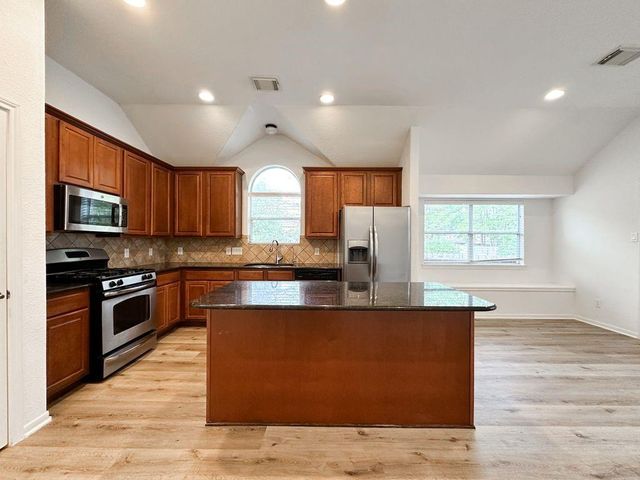 73 E Montfair Boulevard, The Woodlands, TX 77382