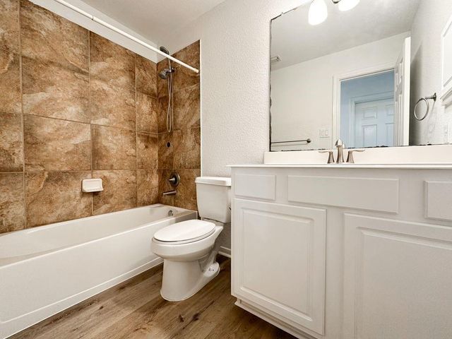 73 E Montfair Boulevard, The Woodlands, TX 77382