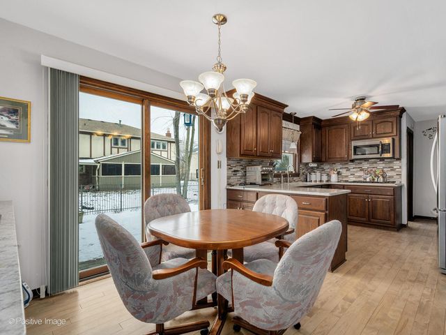 11216 85th Place, Willow Springs, IL 60480