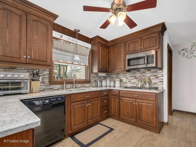 11216 85th Place, Willow Springs, IL 60480