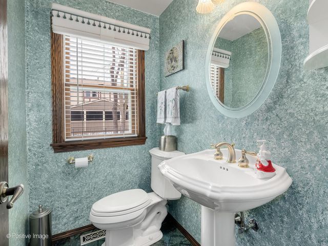 11216 85th Place, Willow Springs, IL 60480