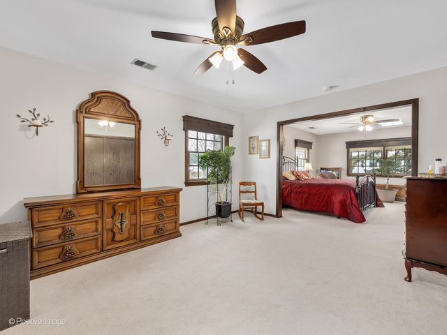 11216 85th Place, Willow Springs, IL 60480