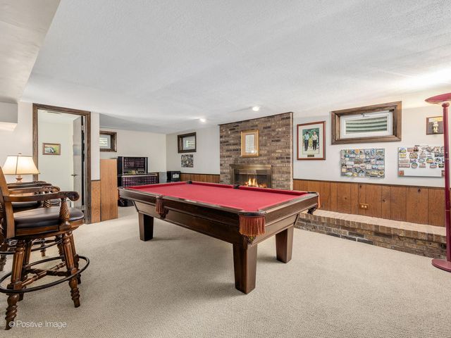 11216 85th Place, Willow Springs, IL 60480