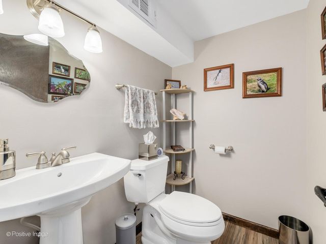 11216 85th Place, Willow Springs, IL 60480