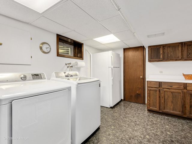 11216 85th Place, Willow Springs, IL 60480