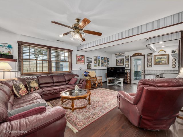 11216 85th Place, Willow Springs, IL 60480