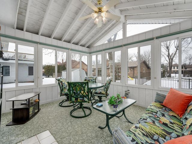 11216 85th Place, Willow Springs, IL 60480