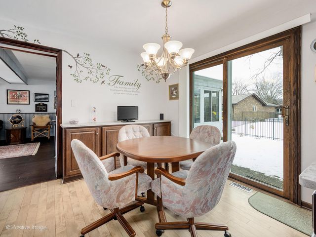 11216 85th Place, Willow Springs, IL 60480